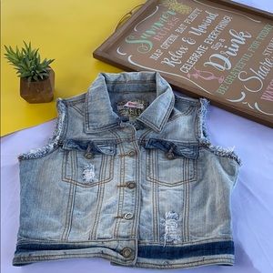 Hot kiss skull image denim vest size small